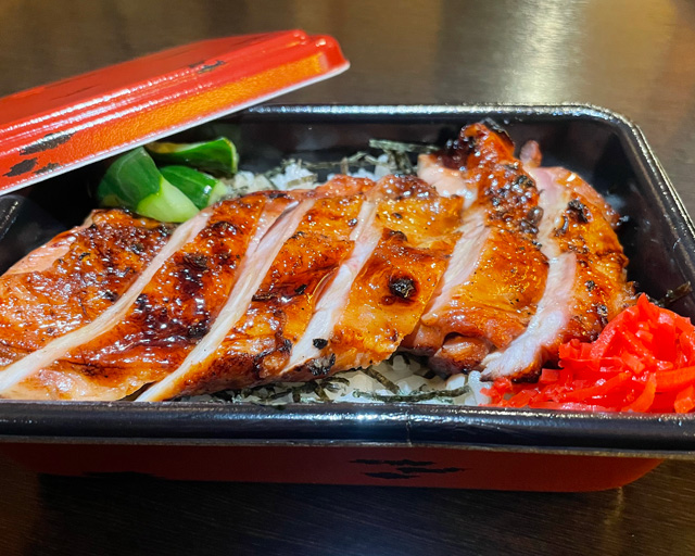 備長炭焼鳥　とりやす